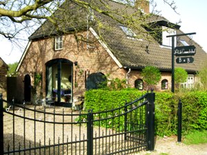 Bord B & B hangt 300x300